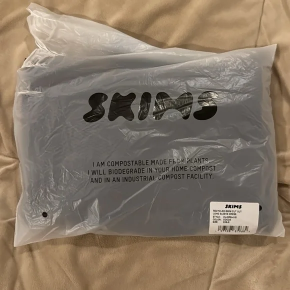 Skims “Warp Knit Cover Up” brand new - Picture 4 of 6